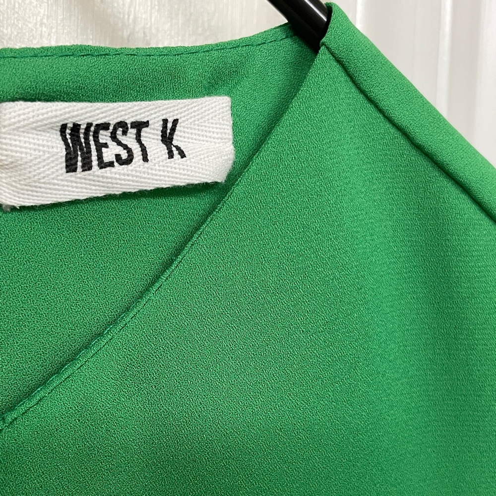 West K: XS Green Sleeveless Keyhole Twist Front - Picture 4 of 9